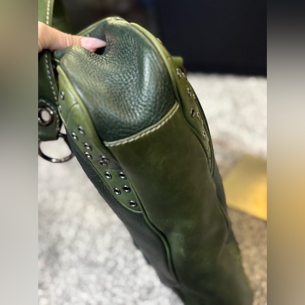 Michael Kors vintage two-tone green pebbled leather hobo with grommets. - Picture 14 of 14